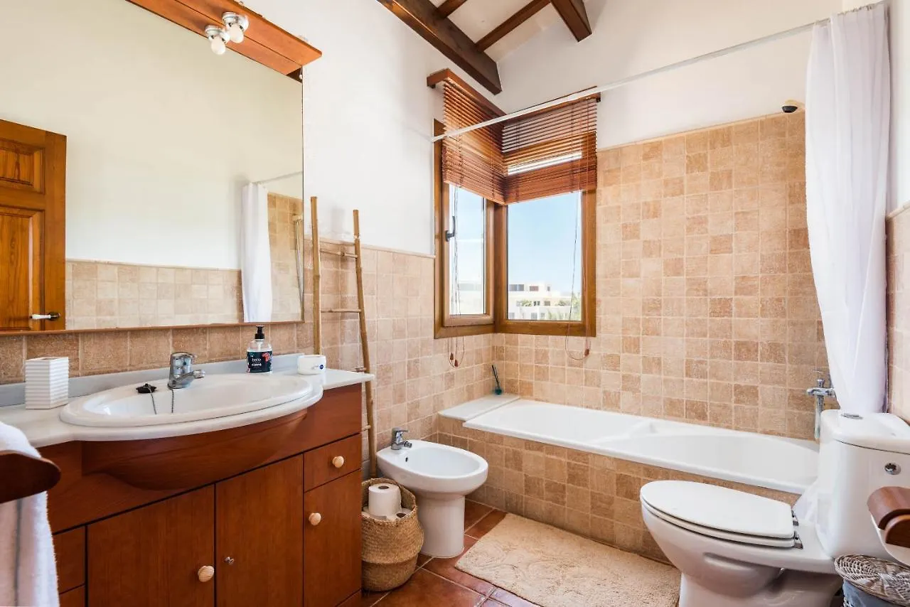 Lasaienea 4 Bedroom Villa, Cala Morell Villa