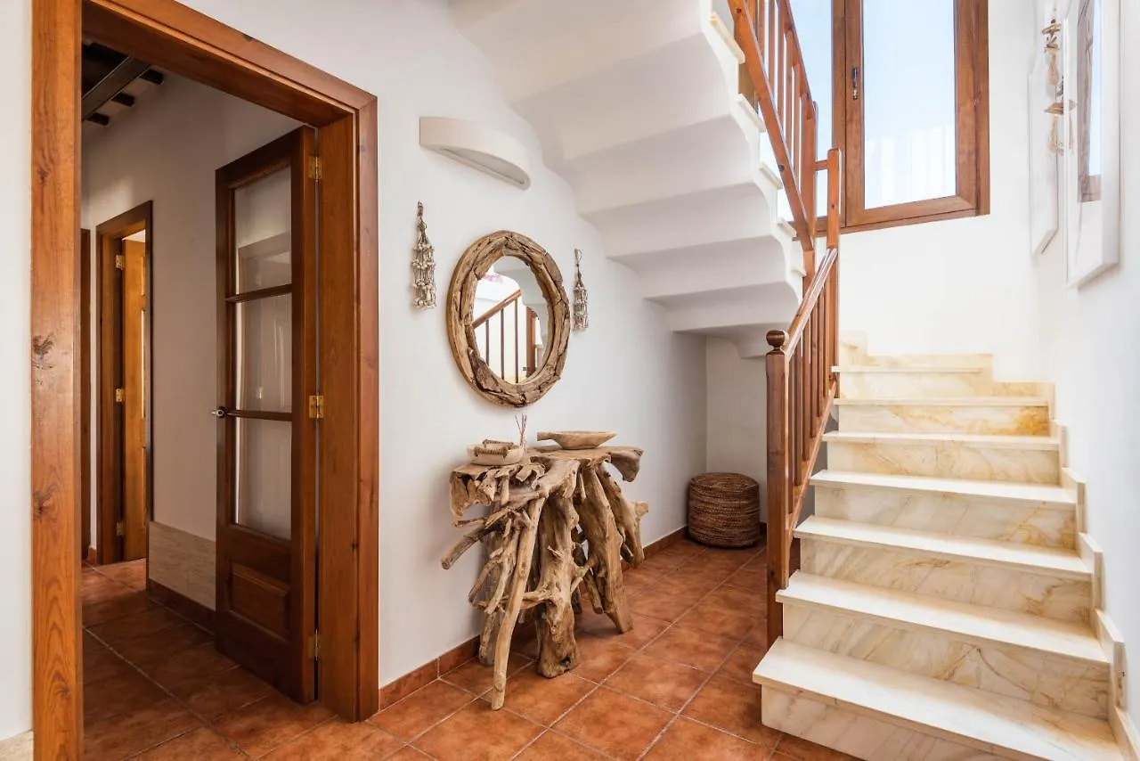 Lasaienea 4 Bedroom Villa, Cala Morell Villa