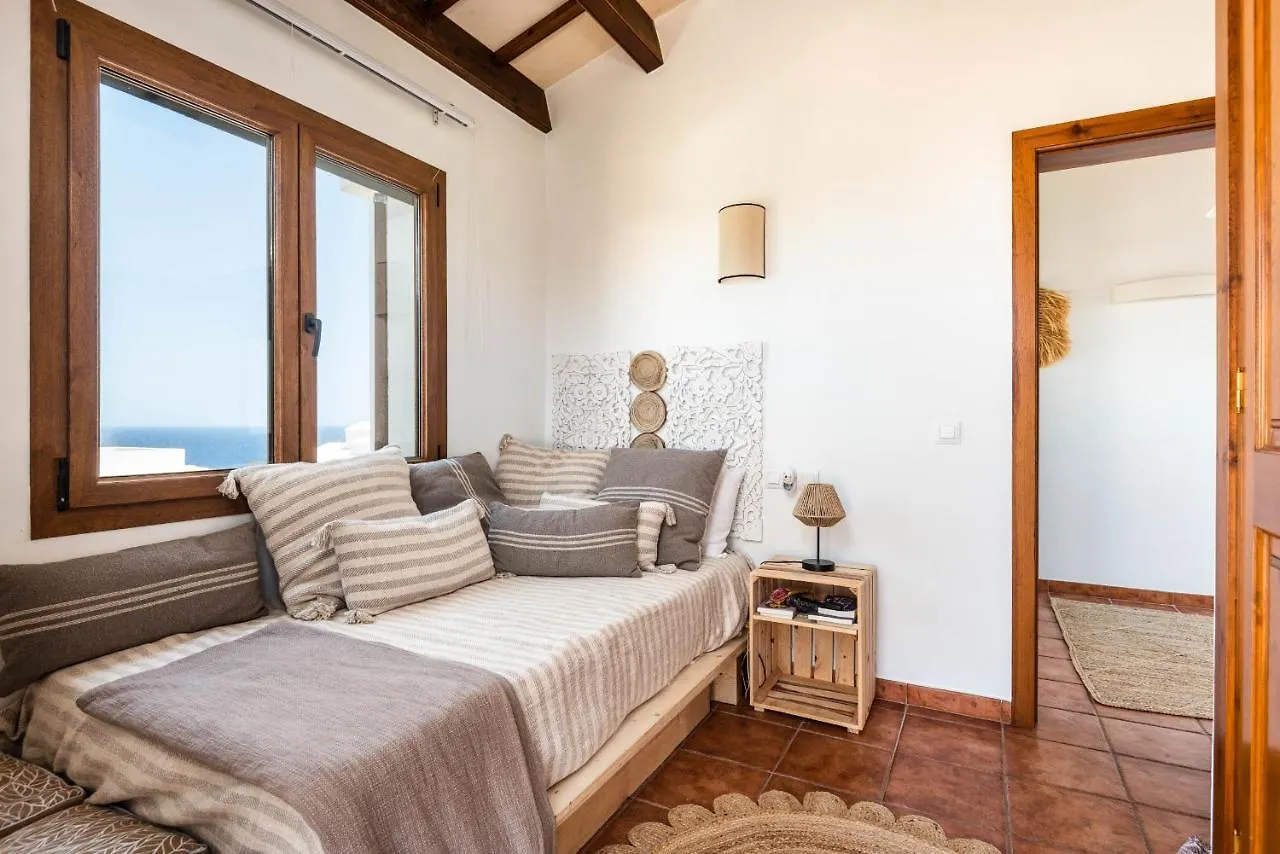 Lasaienea 4 Bedroom Villa, Cala Morell Villa