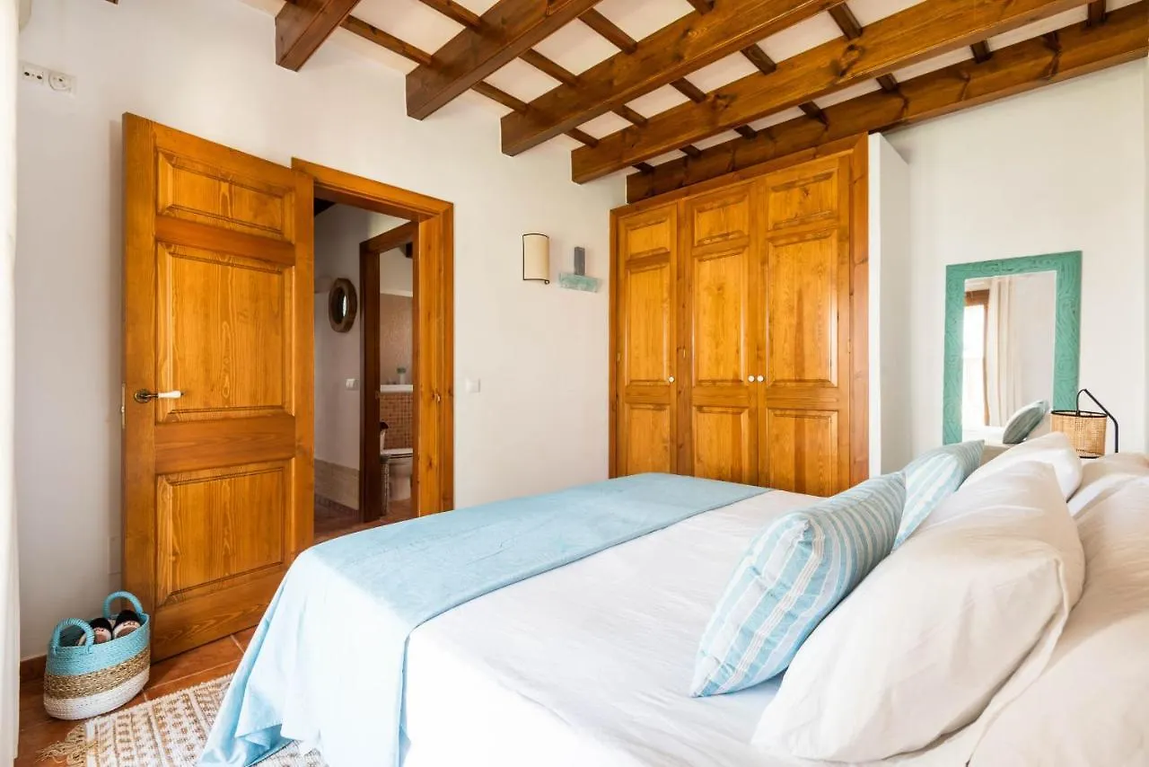 Villa Lasaienea 4 Bedroom Villa, Cala Morell Spain